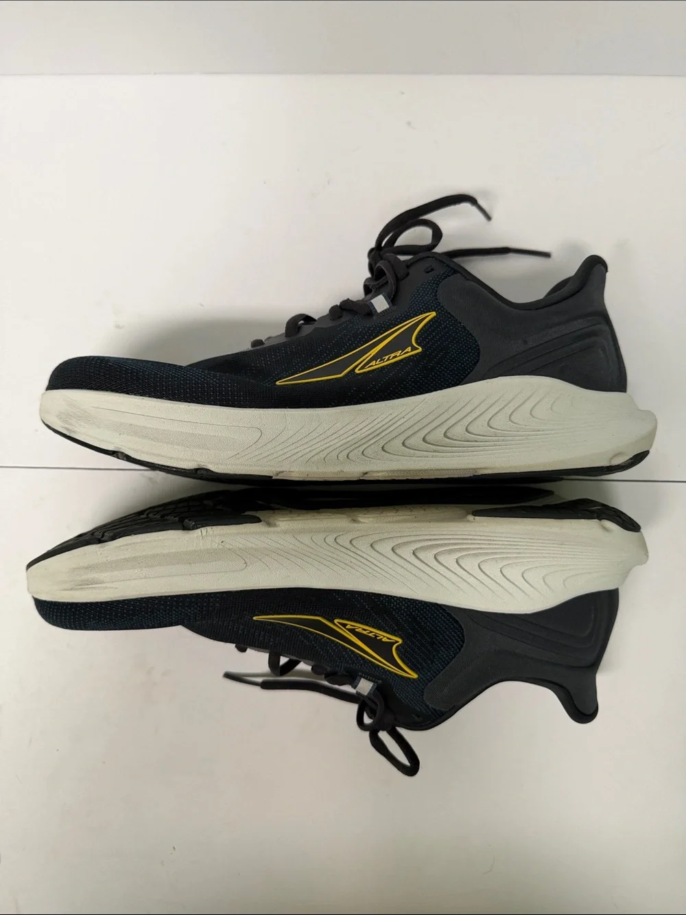 Altra Men’s Black Provision  8 Running Shoes Size 11.5